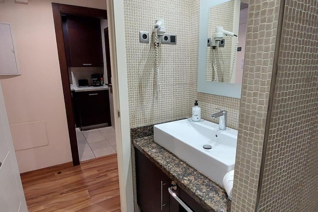 Elegante Alojamiento Con Piscina A 200 M Del Mar. Apartment Benalmadena Ngoại thất bức ảnh