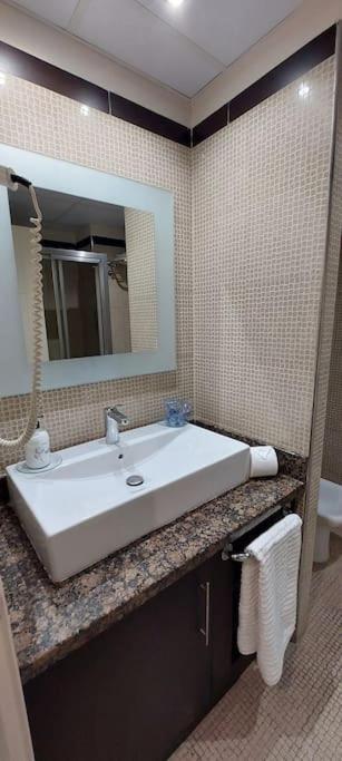 Elegante Alojamiento Con Piscina A 200 M Del Mar. Apartment Benalmadena Ngoại thất bức ảnh
