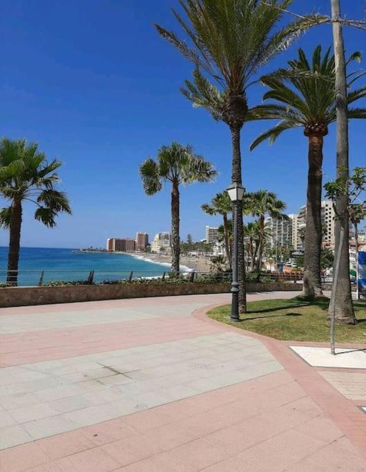Elegante Alojamiento Con Piscina A 200 M Del Mar. Apartment Benalmadena Ngoại thất bức ảnh